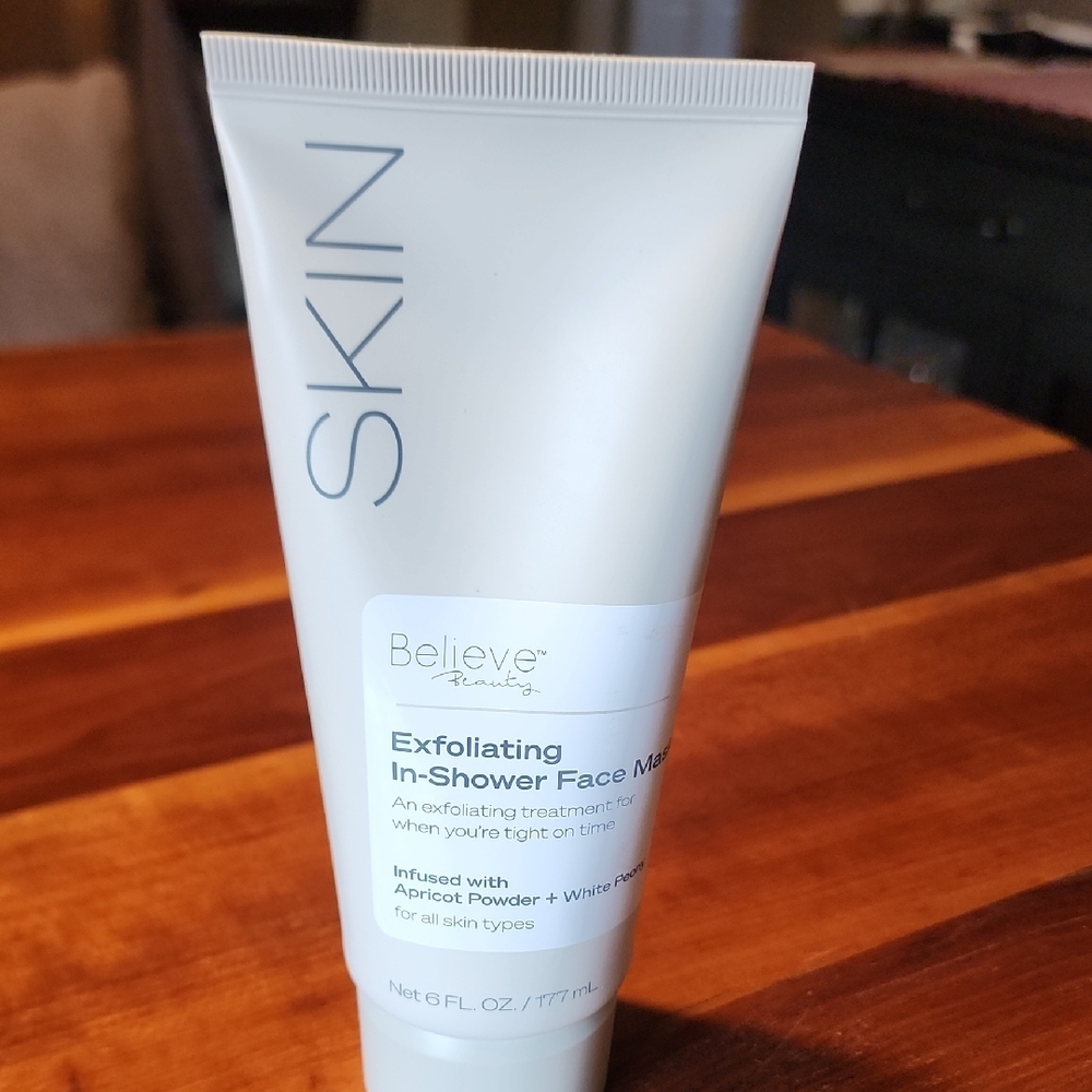 Skin Exfoliating In-Shower Face Mask - White